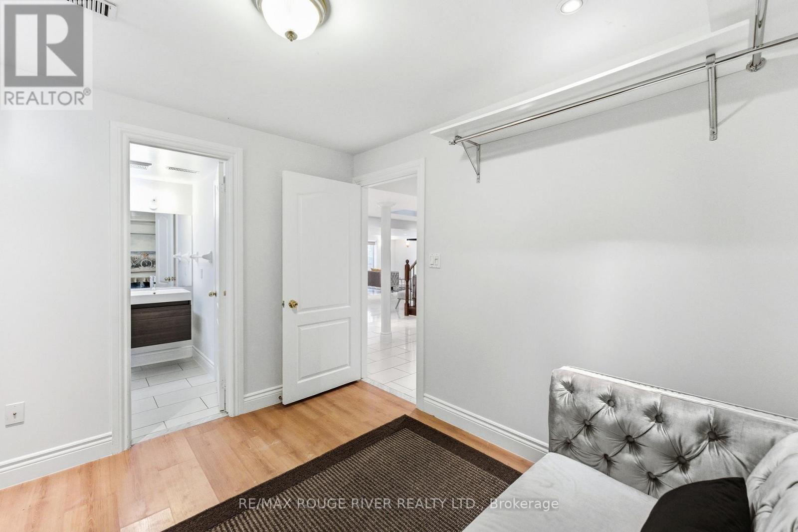 29 SHELDON DRIVE - 48