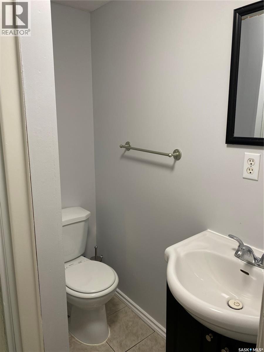 209 8th STREET E - 12