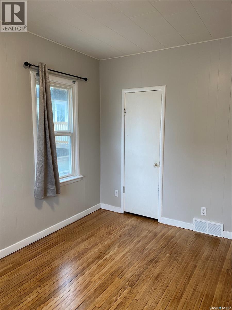 209 8th STREET E - 7