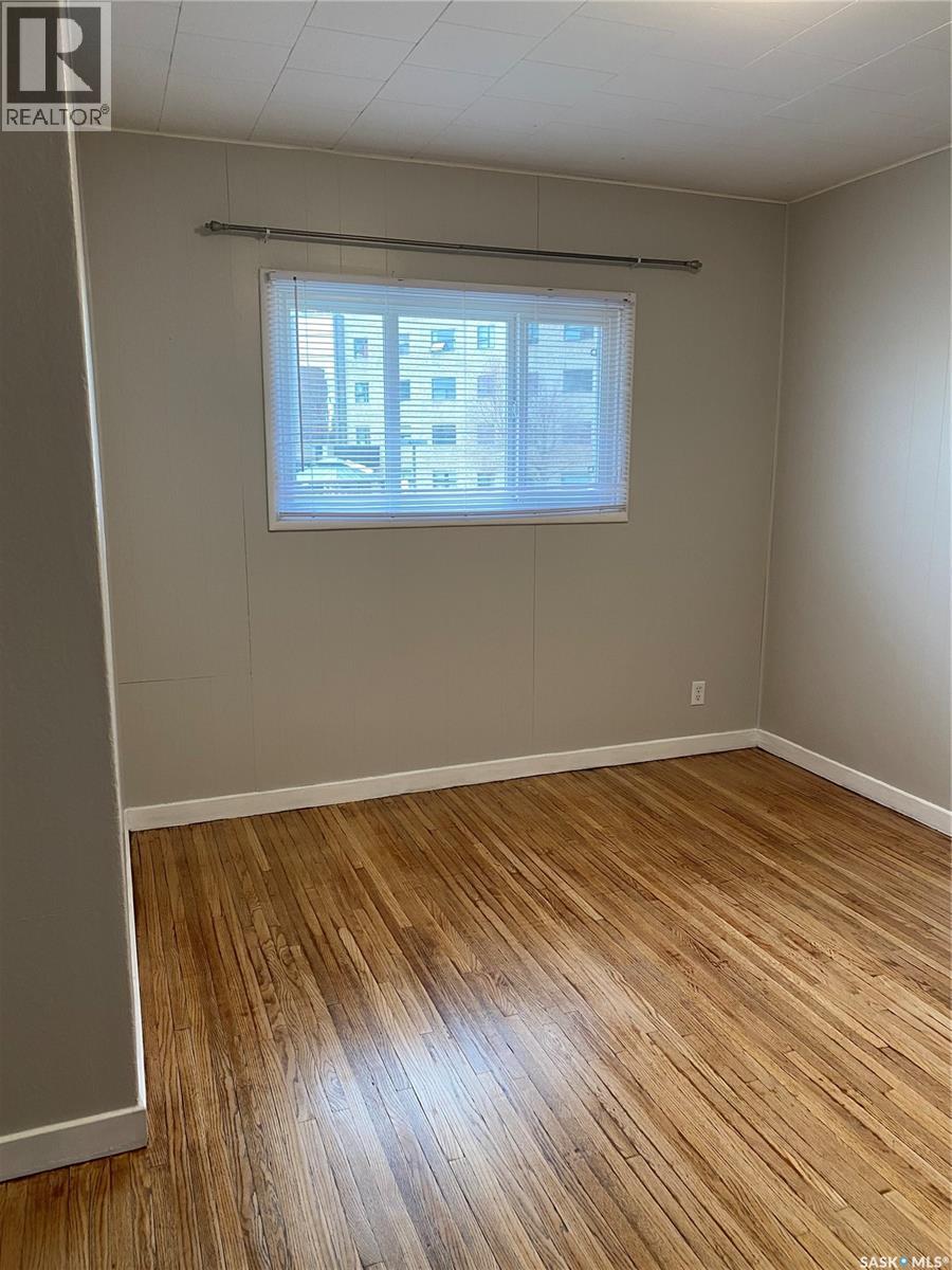 209 8th STREET E - 5
