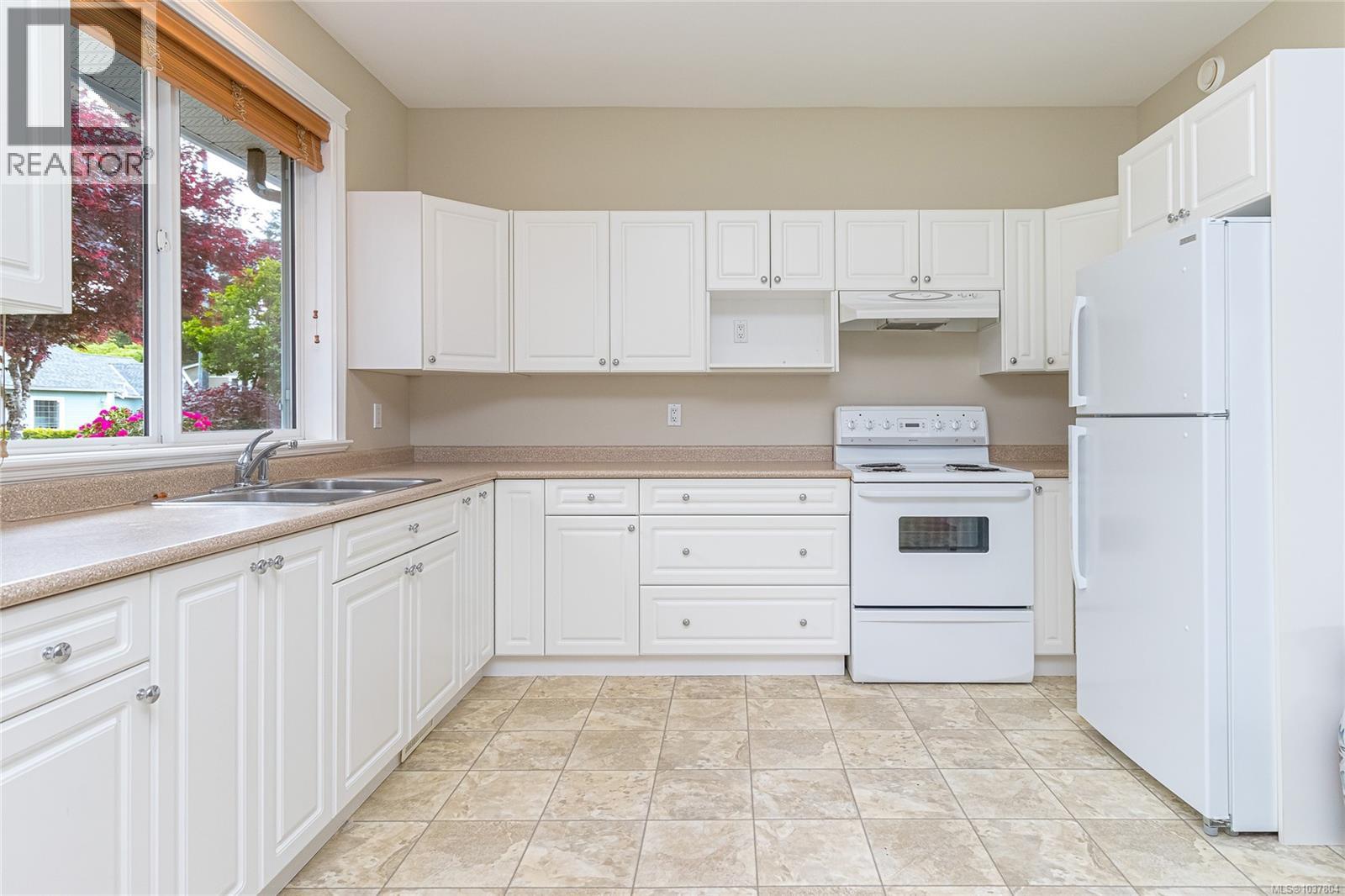 6797 Hampton Pl, Duncan