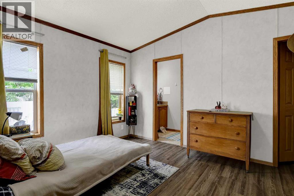 9730 120 Avenue - 13
