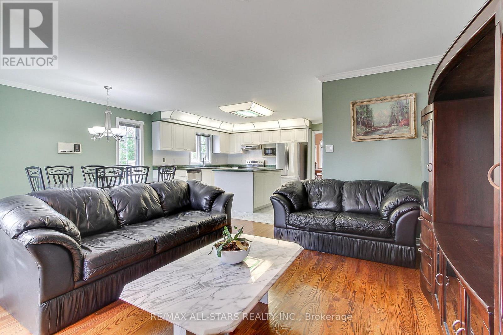 41 CAPTAIN ARMSTRONG LANE - 23