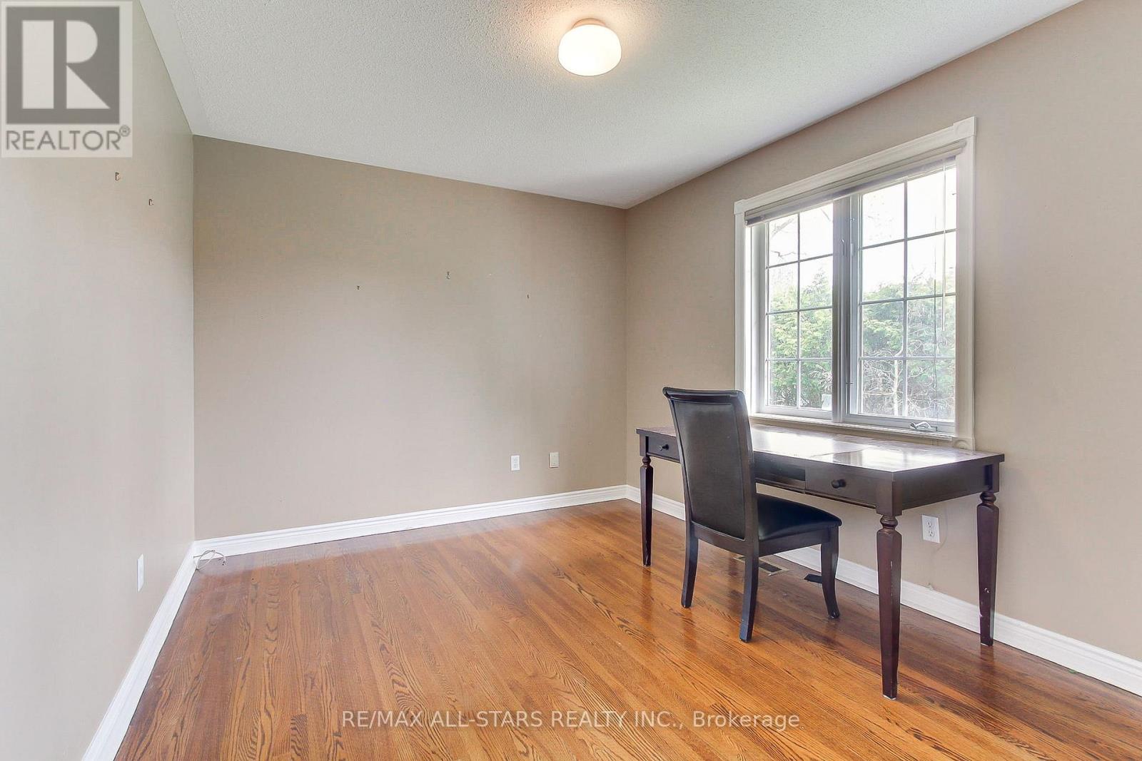 41 CAPTAIN ARMSTRONG LANE - 31