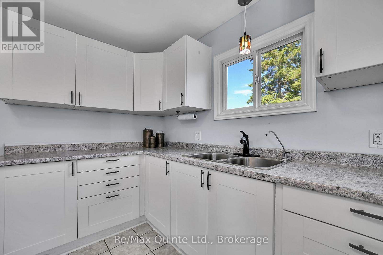 235 BYRON STREET - 8