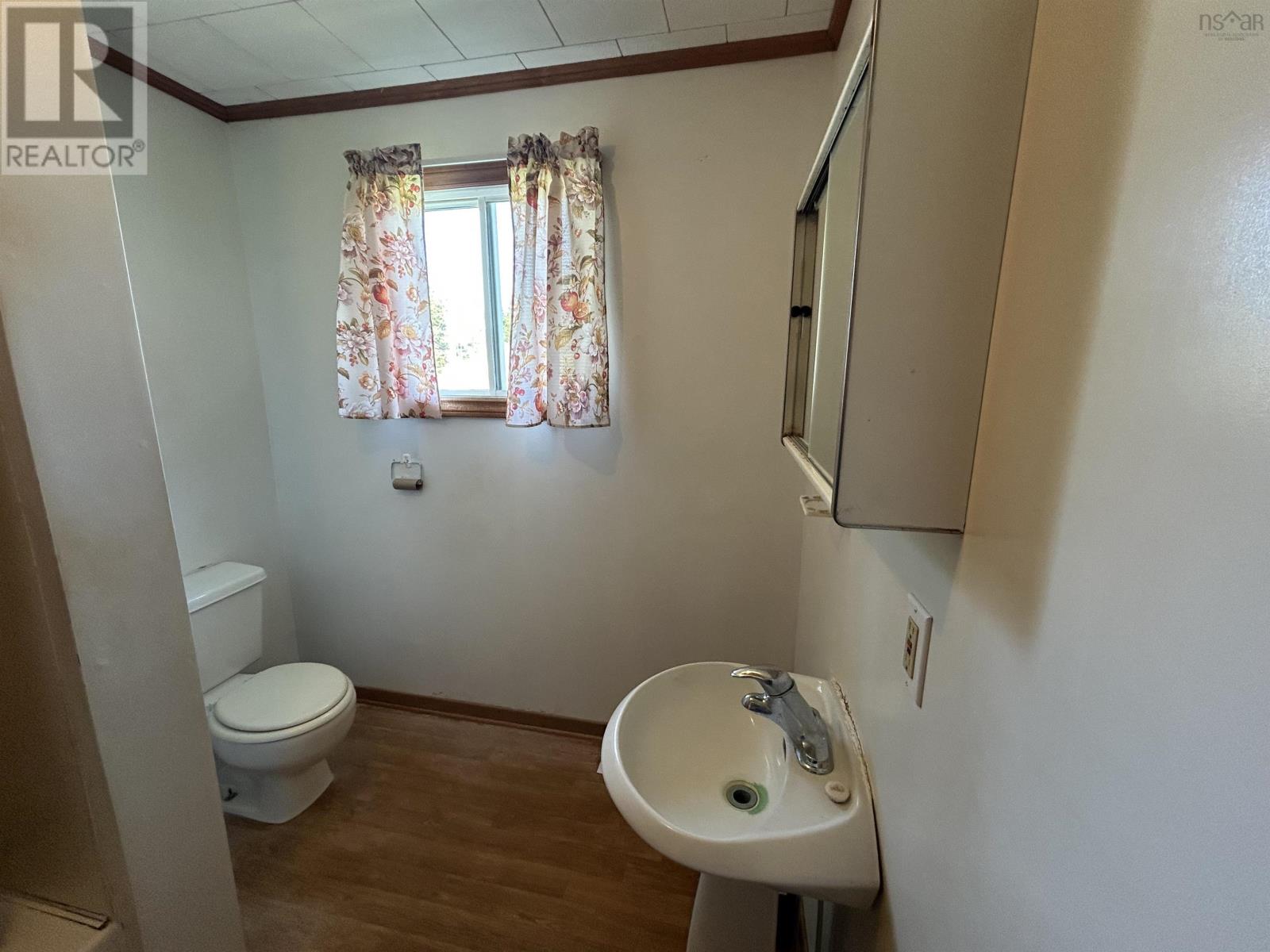 Property 2 of 18 of 10 Bateman Road