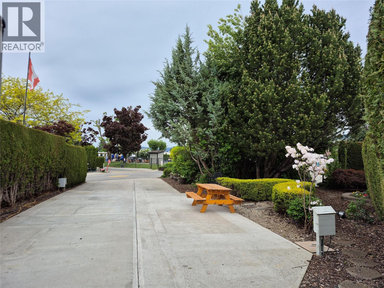 #299-415 Commonwealth Road, Kelowna