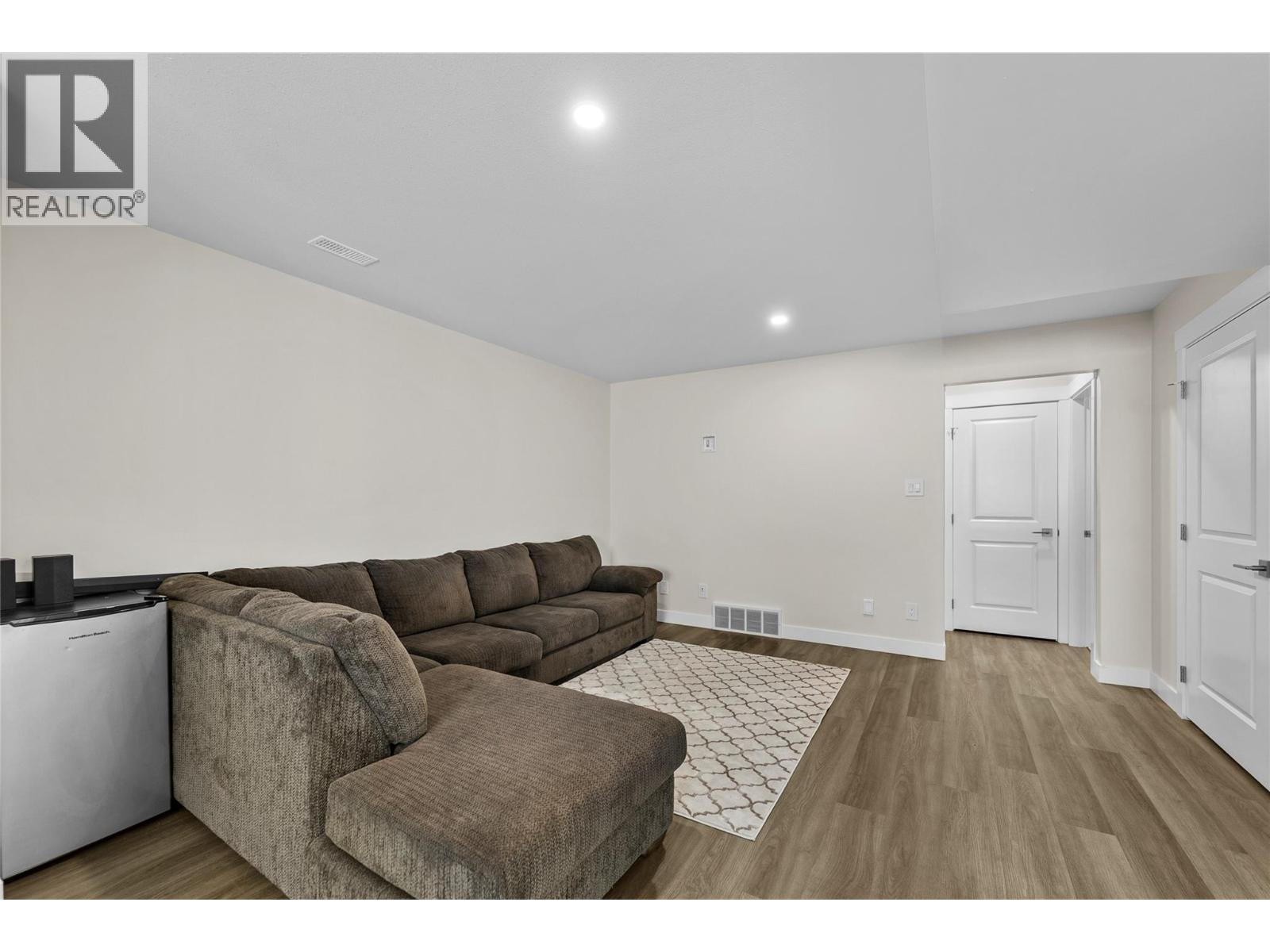 469 DALADON Drive - 33