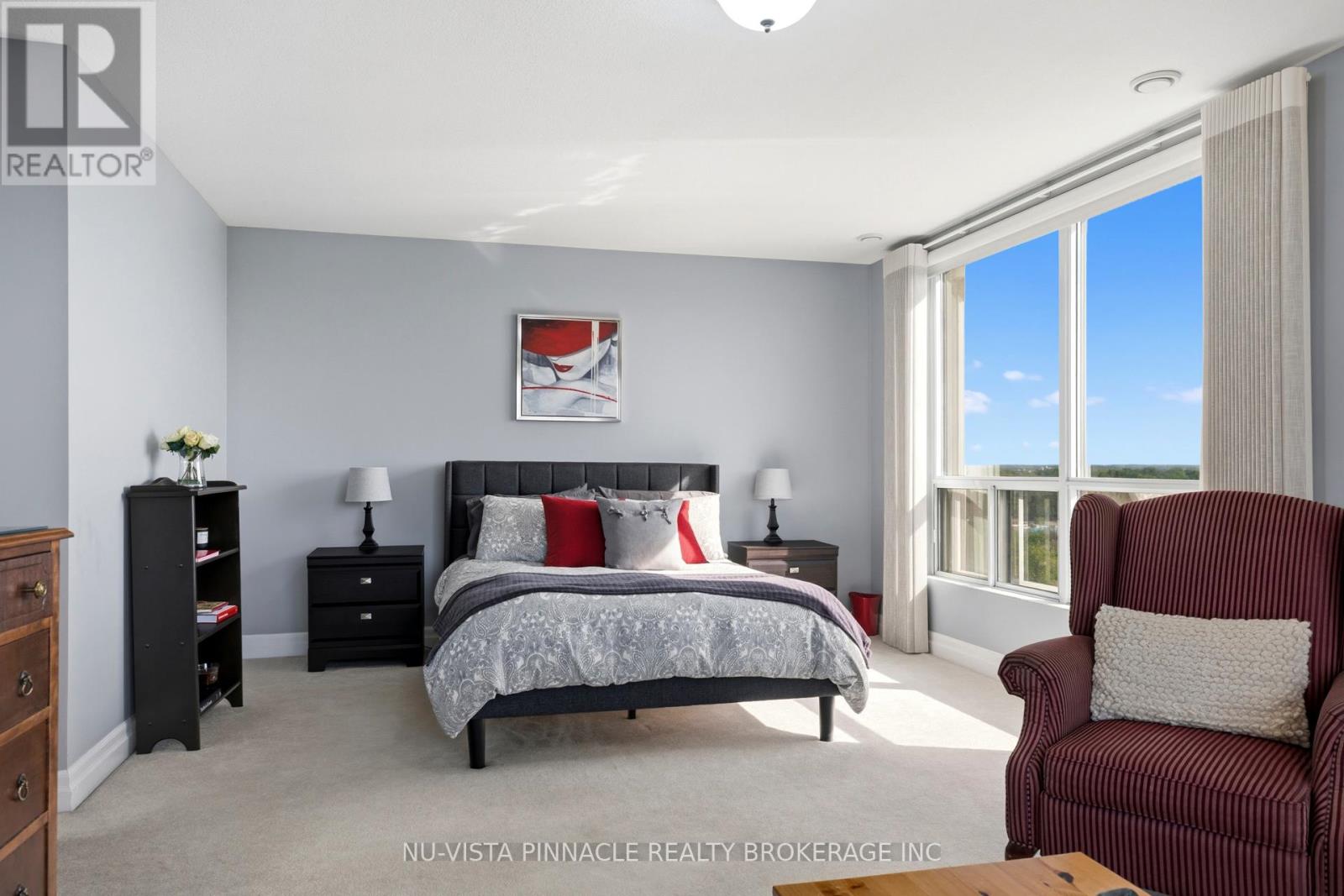 #1303 250 PALL MALL STREET - 15