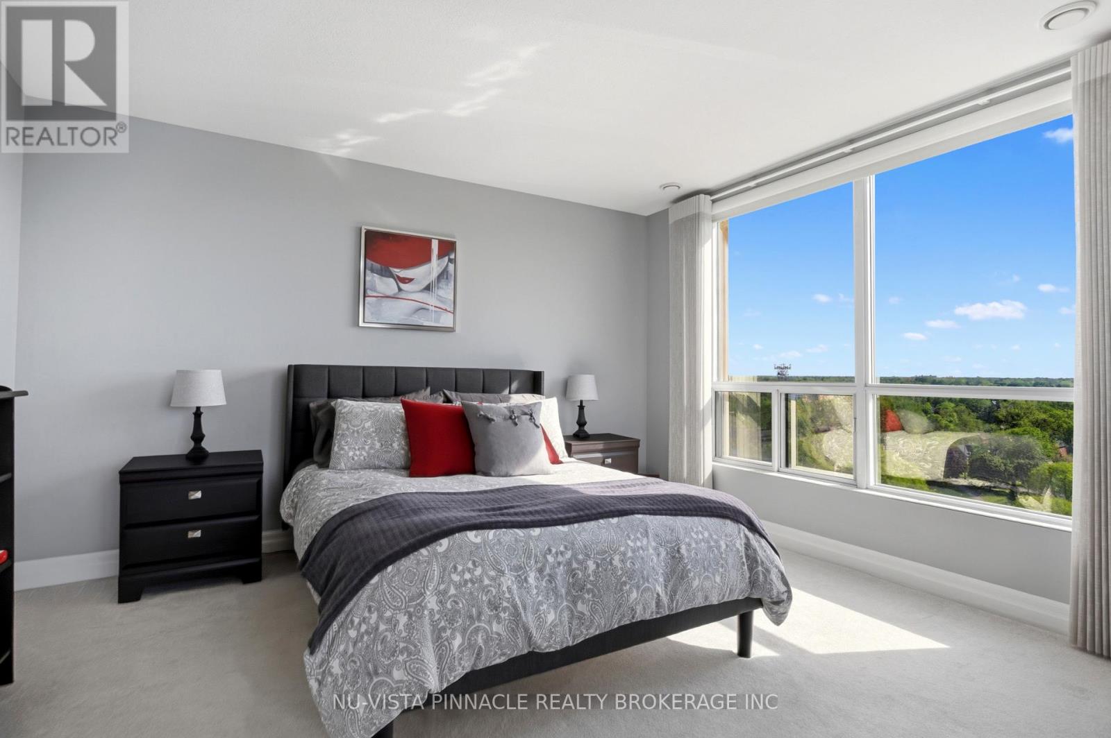 #1303 250 PALL MALL STREET - 16