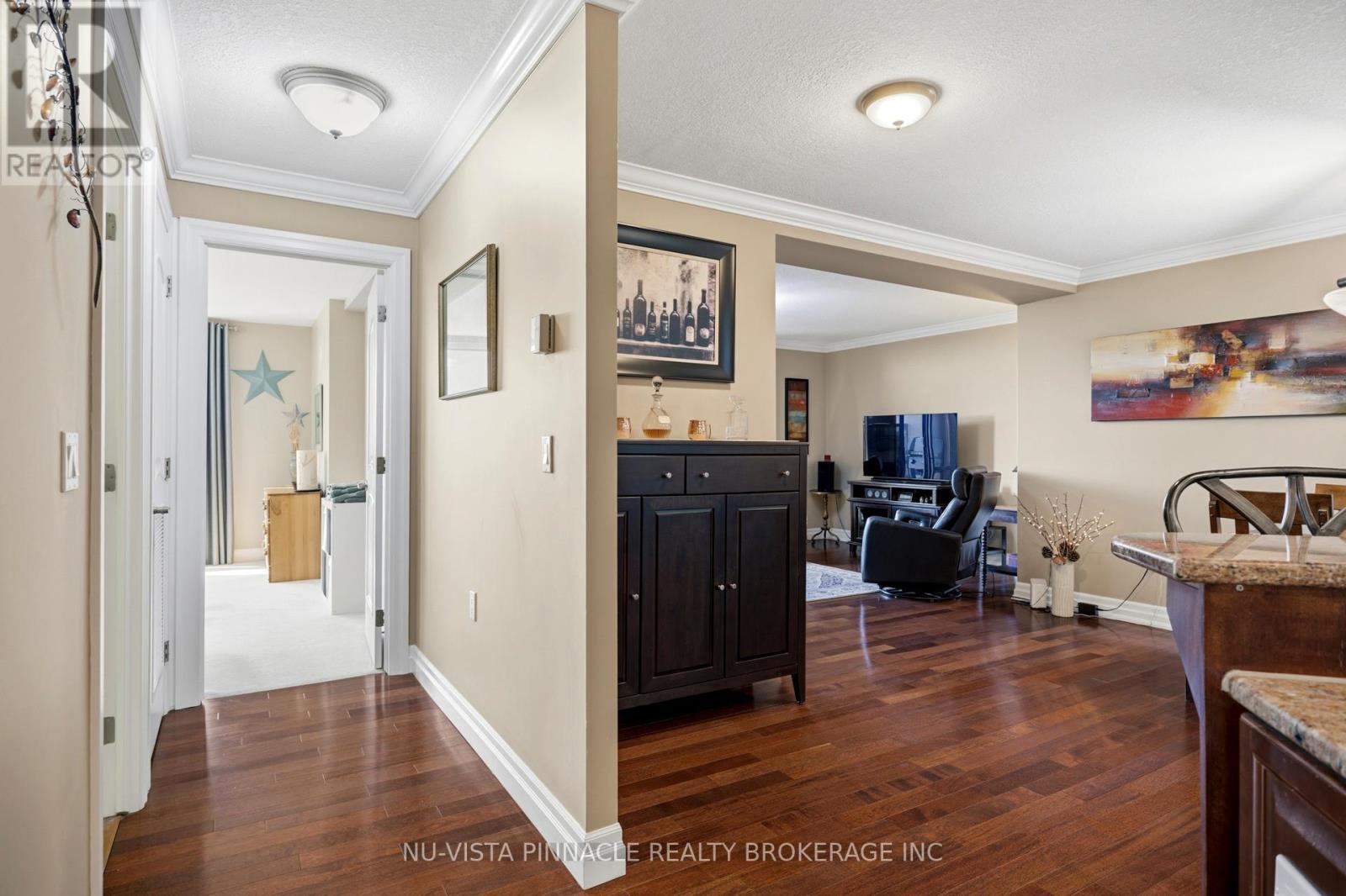 #1303 250 PALL MALL STREET - 20