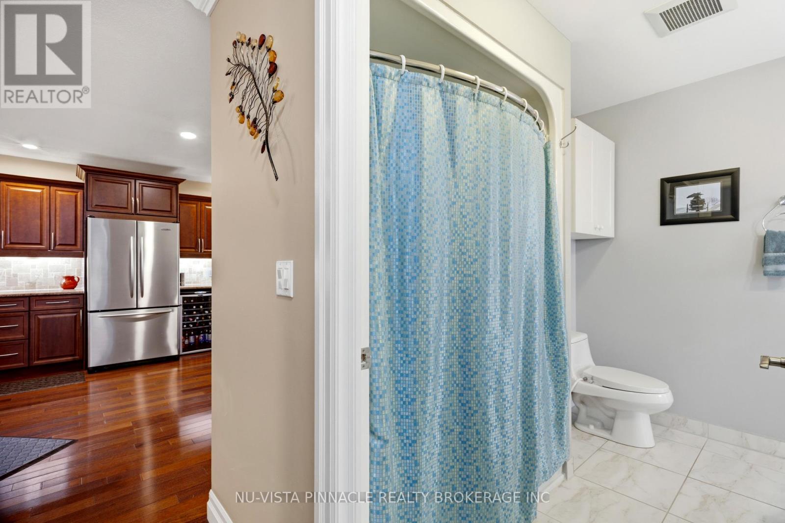 #1303 250 PALL MALL STREET - 21