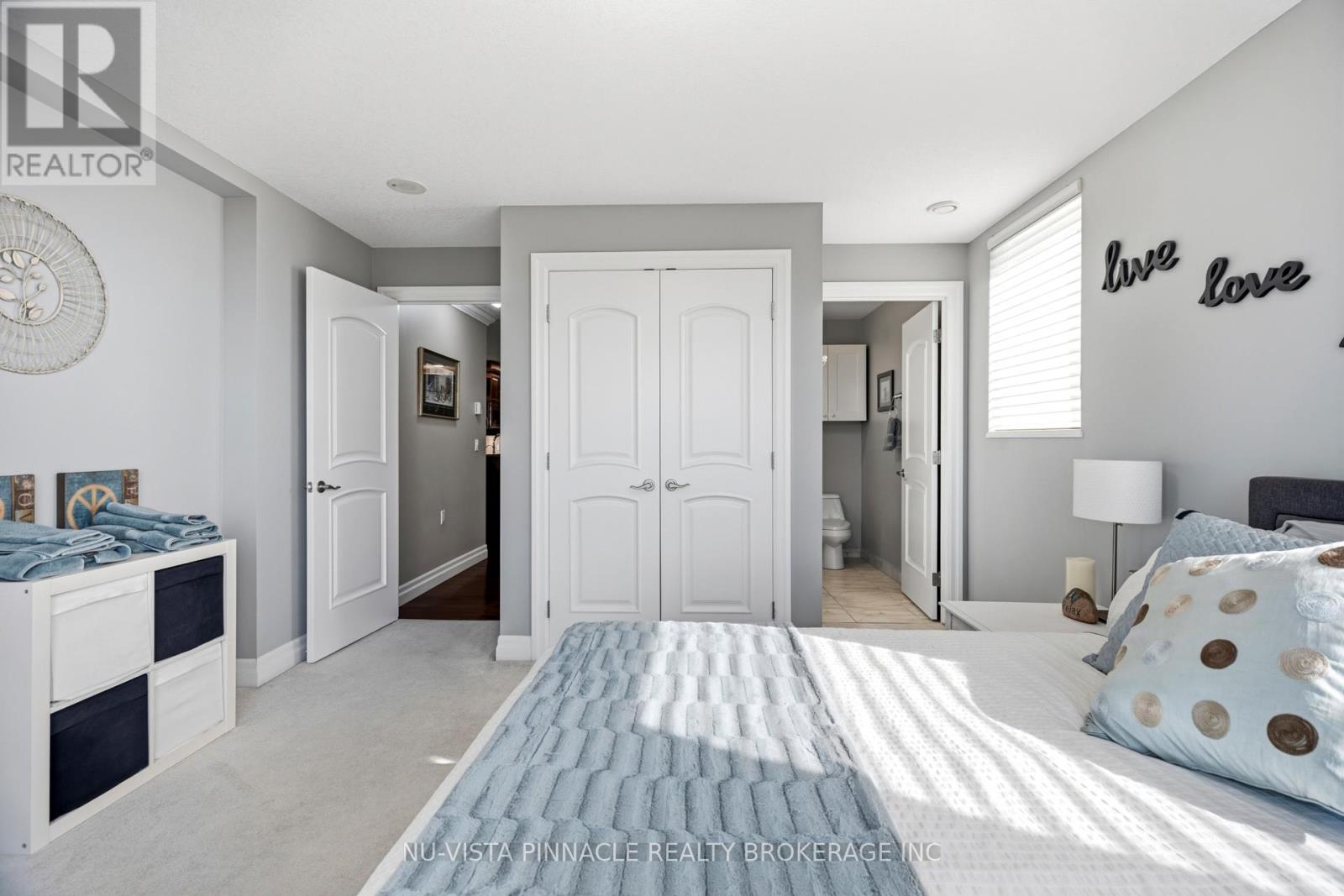 #1303 250 PALL MALL STREET - 23