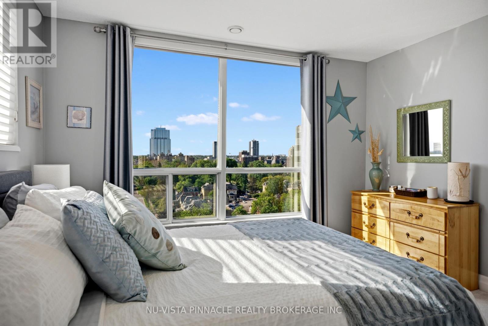 #1303 250 PALL MALL STREET - 25