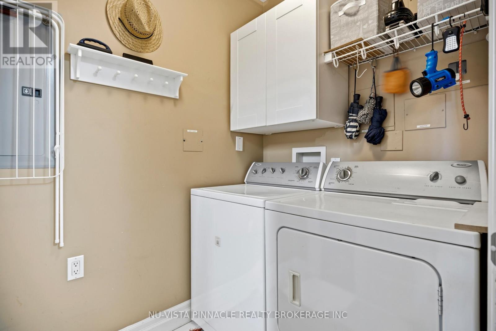 #1303 250 PALL MALL STREET - 27