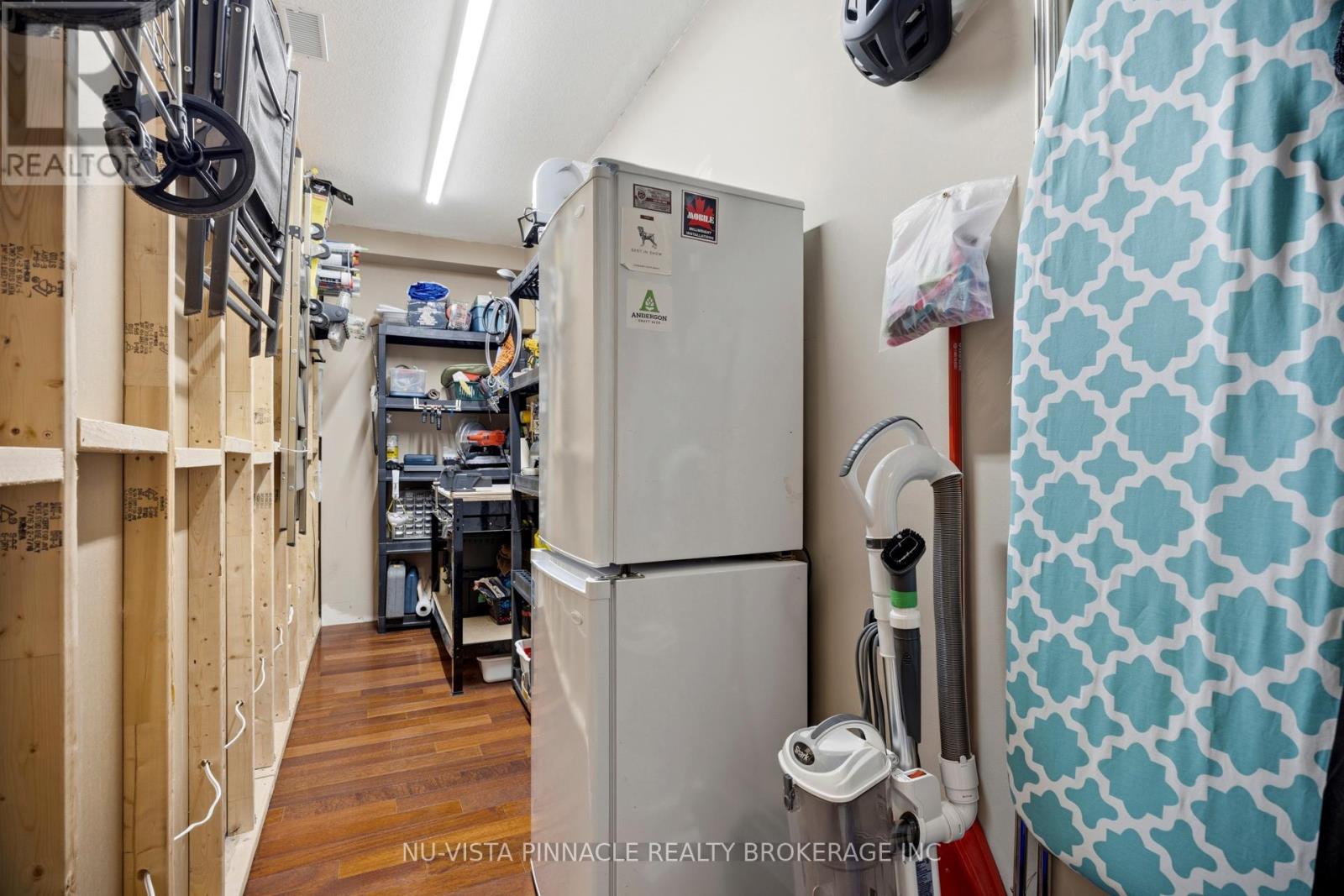 #1303 250 PALL MALL STREET - 28