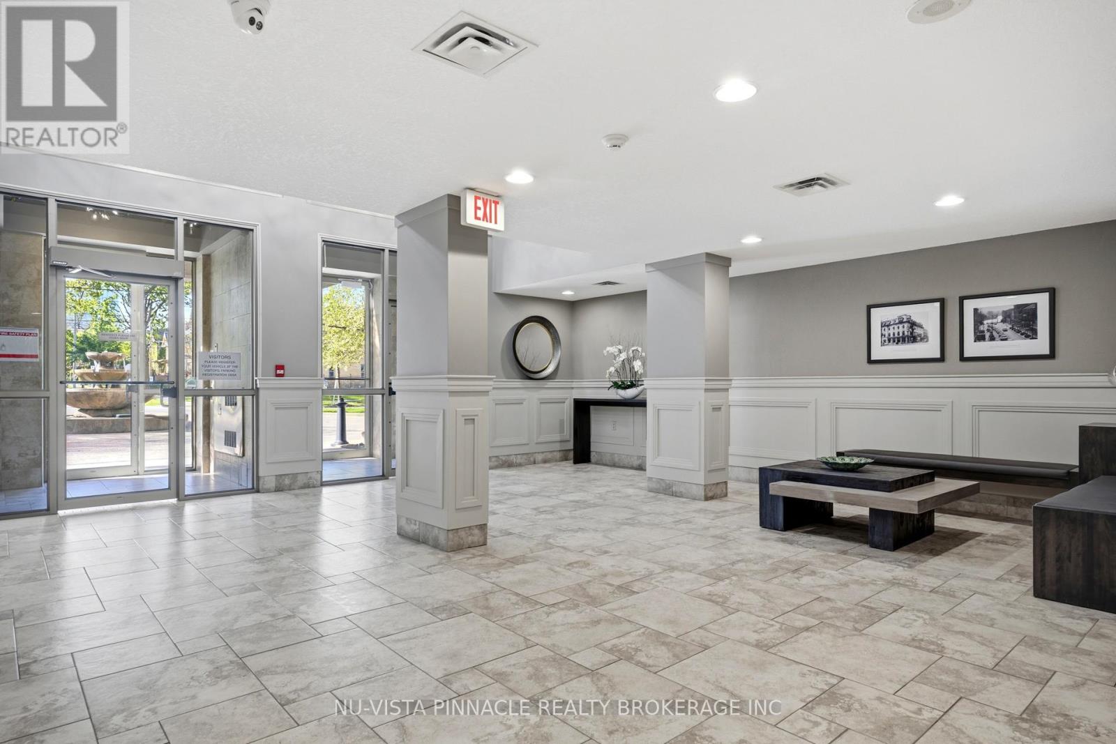 #1303 250 PALL MALL STREET - 29