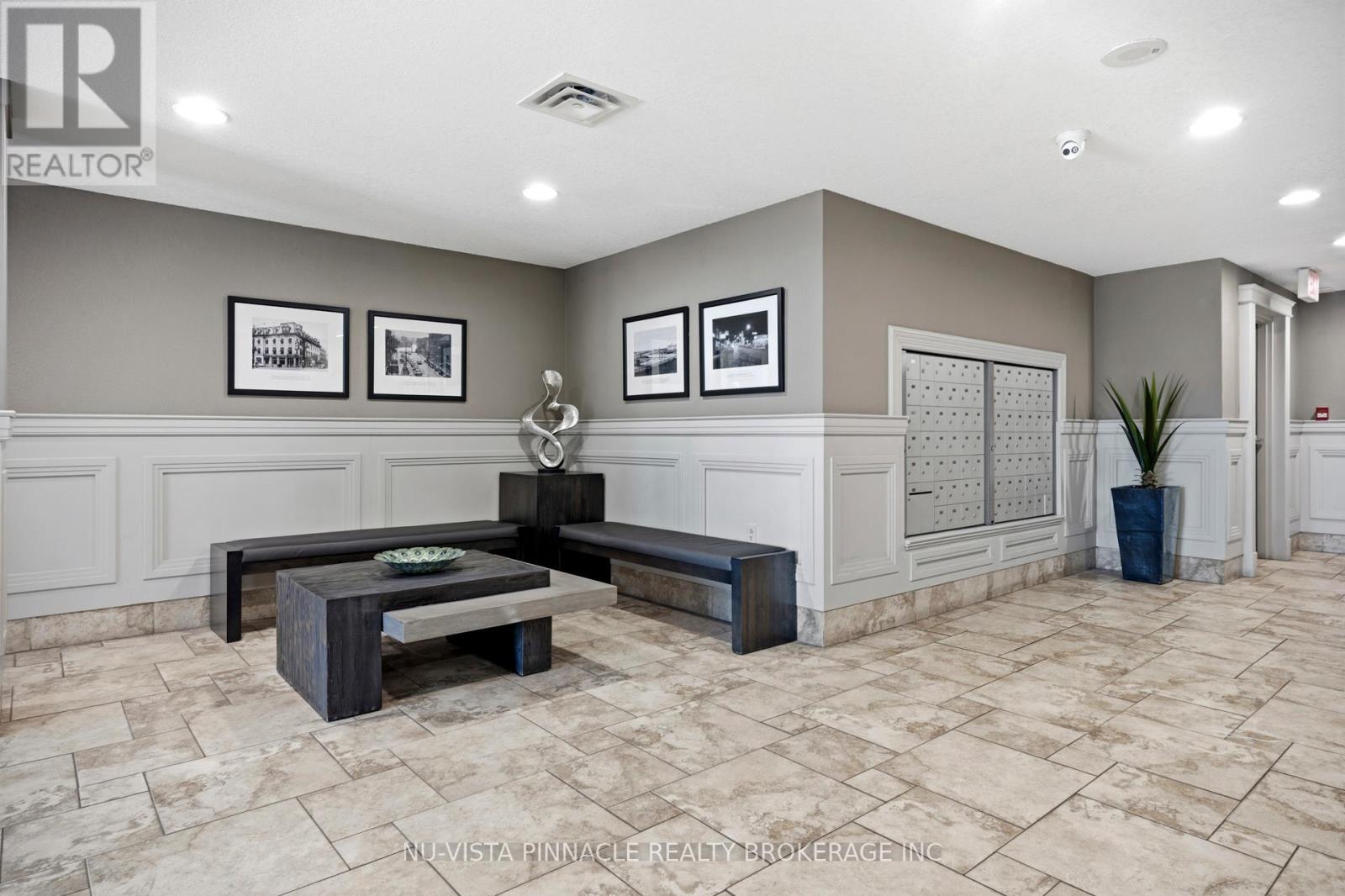 #1303 250 PALL MALL STREET - 30