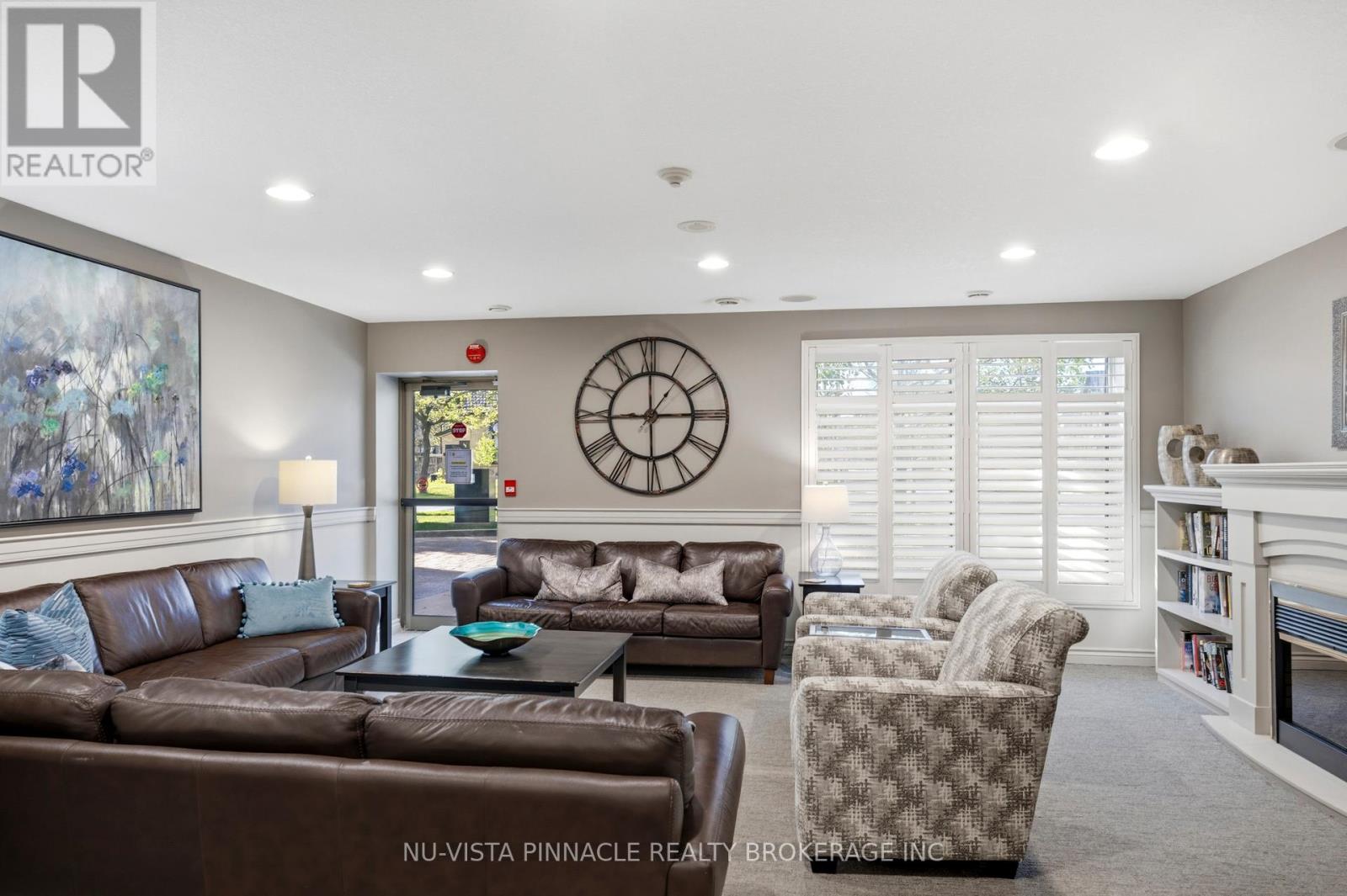 #1303 250 PALL MALL STREET - 31