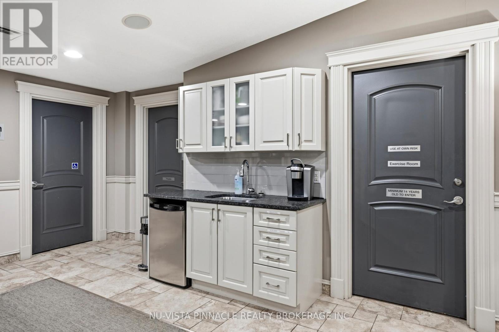 #1303 250 PALL MALL STREET - 33