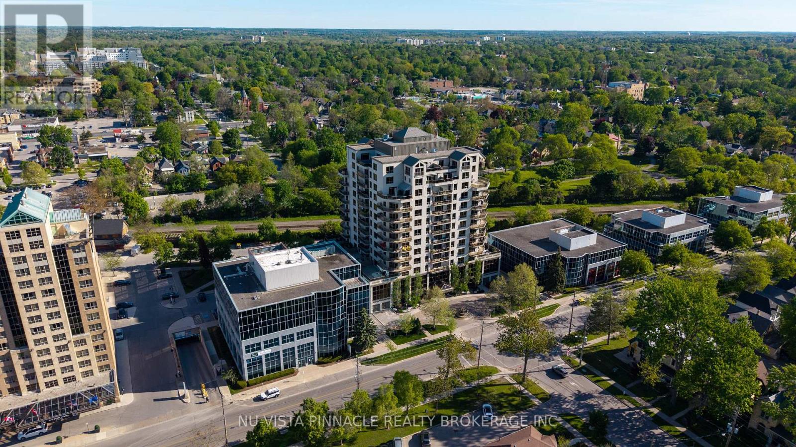 #1303 250 PALL MALL STREET - 39