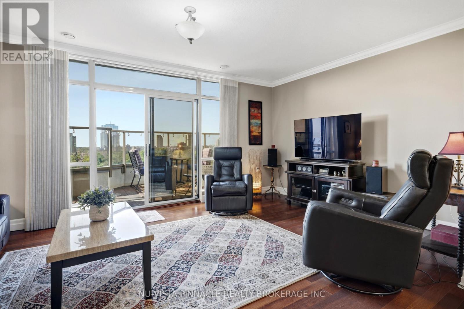 #1303 250 PALL MALL STREET - 4
