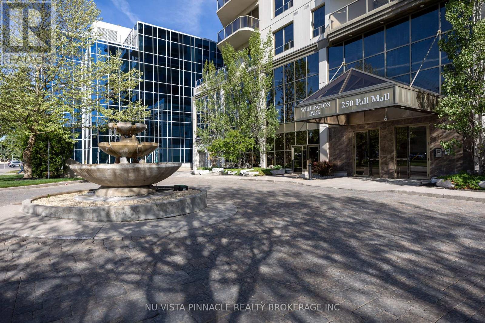 #1303 250 PALL MALL STREET - 45