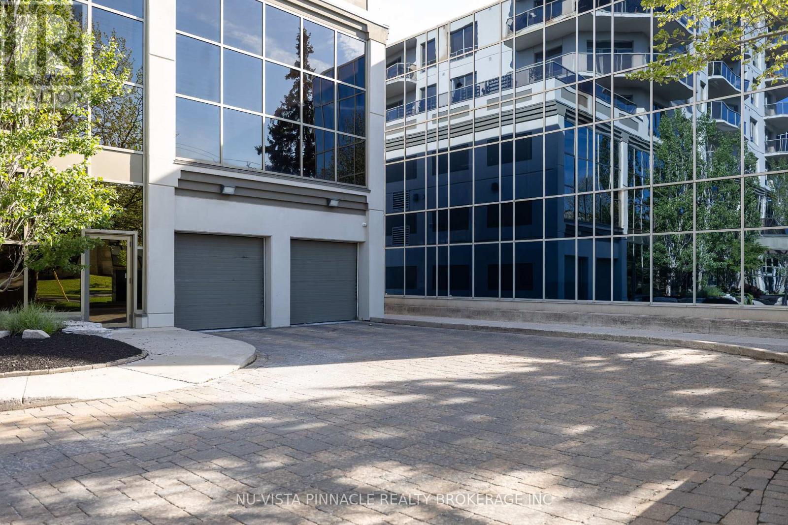 #1303 250 PALL MALL STREET - 48
