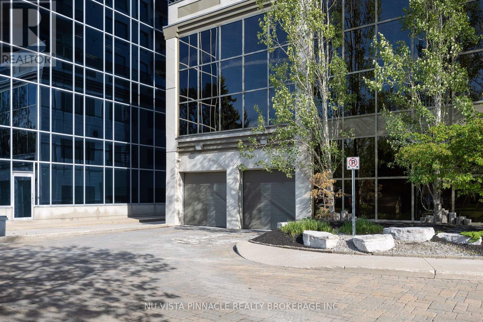 #1303 250 PALL MALL STREET - 49