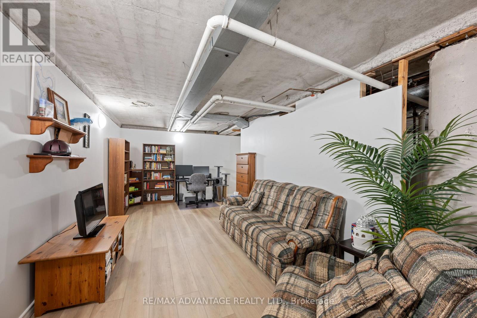 749 WILKINS STREET - 24