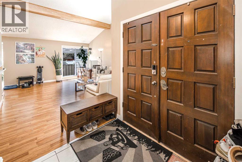 180 Woodglen Way SW - Image 2
