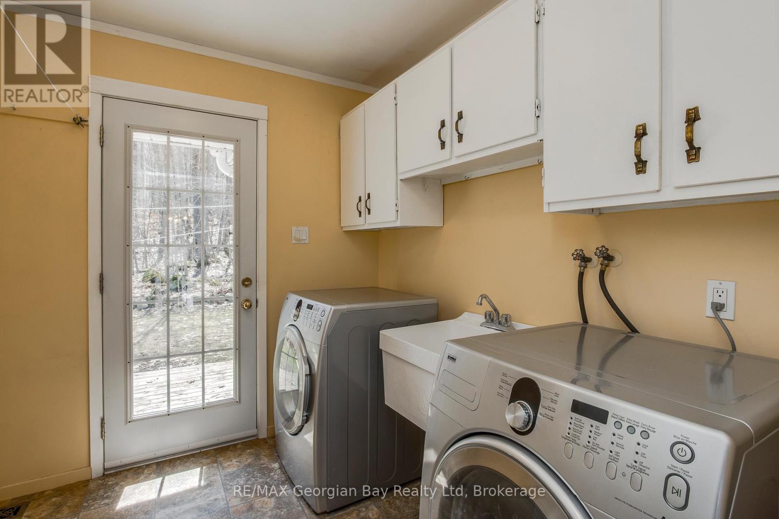 125 GILWOOD PARK DRIVE - 33