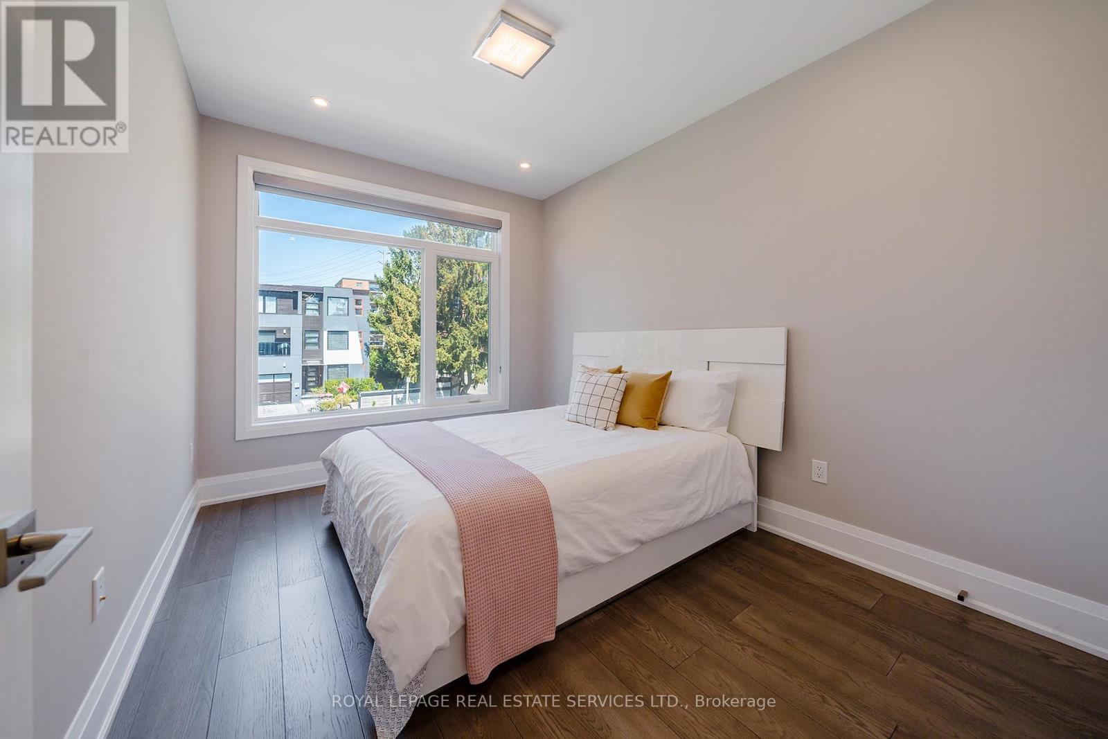 25A TECUMSETH AVENUE - 30