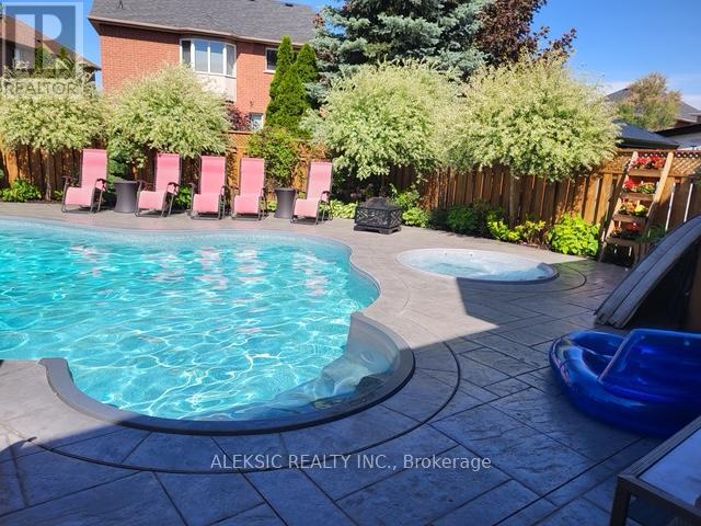 33 HILLPATH CRESCENT - 42