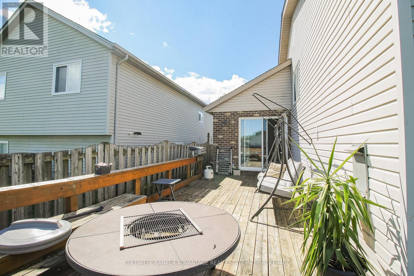 19 WINDLE VILLAGE CRESCENT - 27
