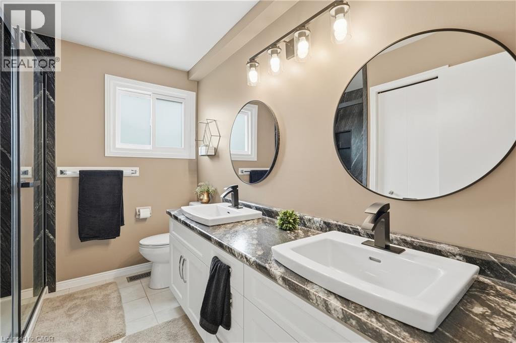 32 HOBART Crescent - 14