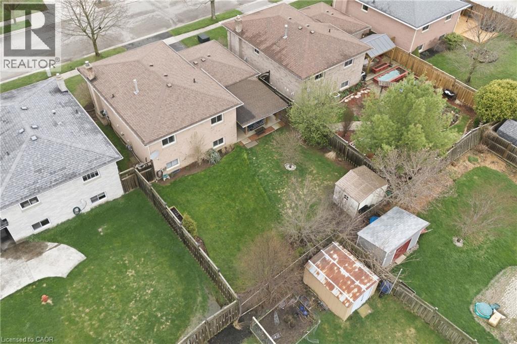 32 HOBART Crescent - 27