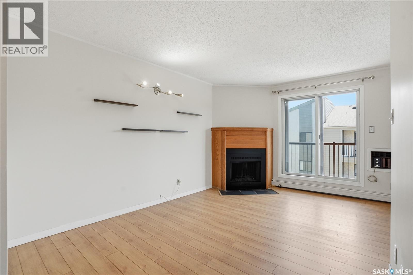 #316B 4040 8th STREET E - 11