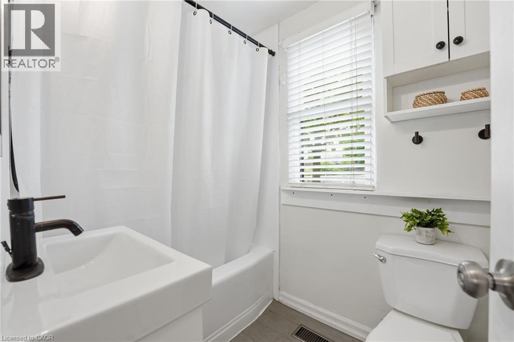 43 ALONZO Street, Brantford, Ontario, N3R1A1 — Photo 5
