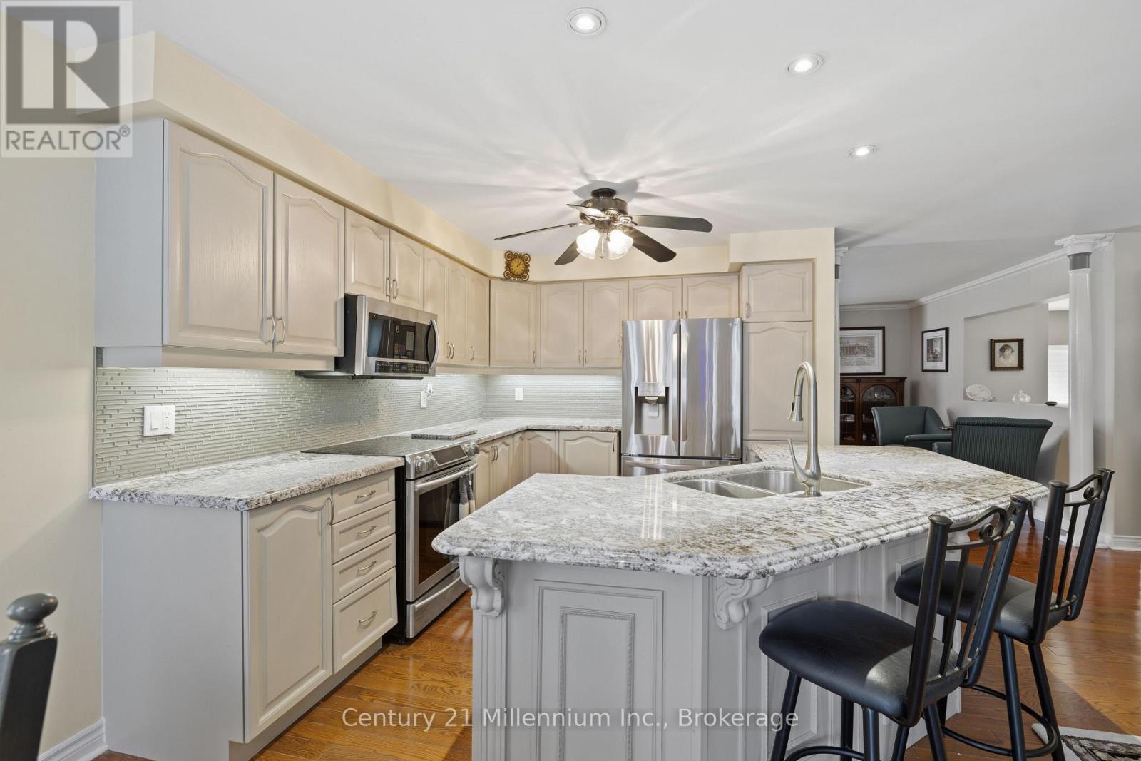 61 BUSH CRESCENT - 13