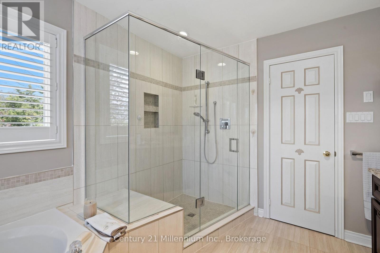 61 BUSH CRESCENT - 21