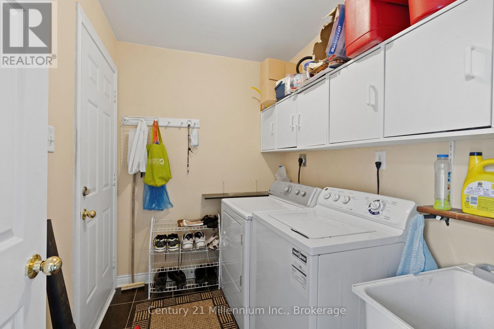 61 BUSH CRESCENT - 22