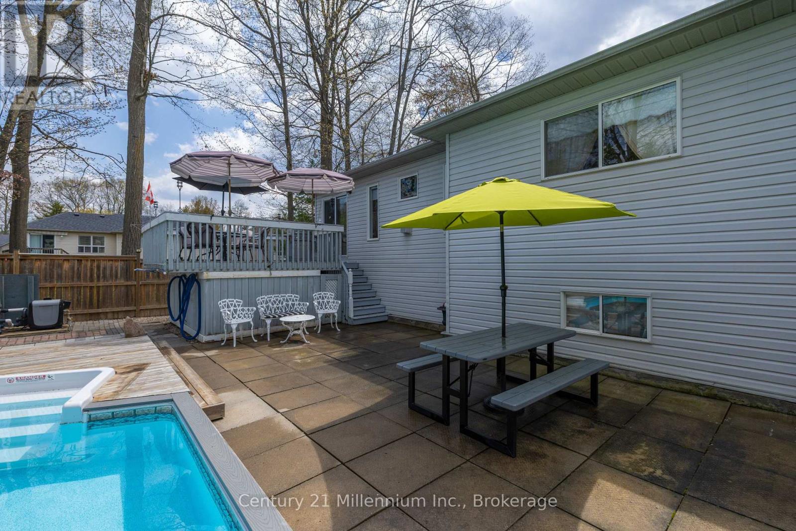 61 BUSH CRESCENT - 27