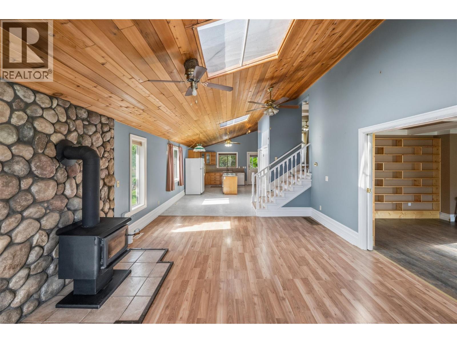  SYKES Crescent, Keremeos