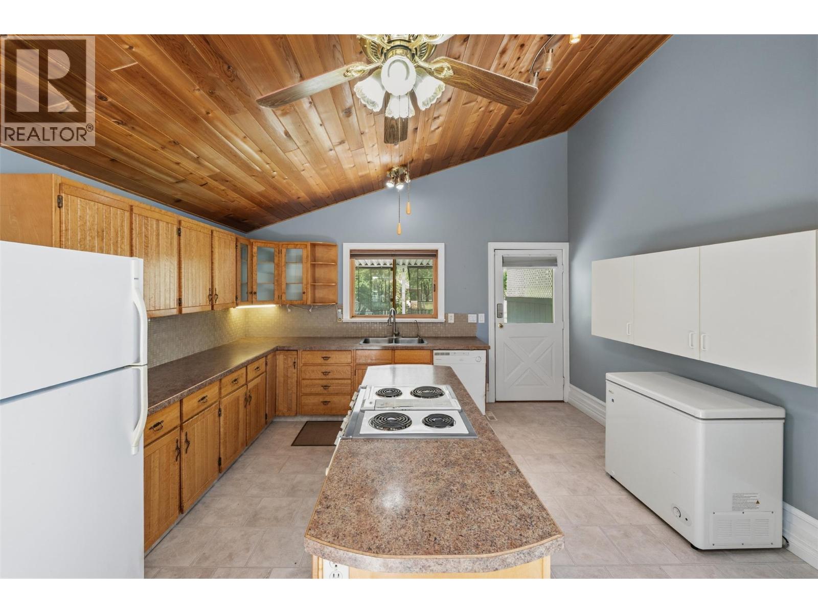  SYKES Crescent, Keremeos