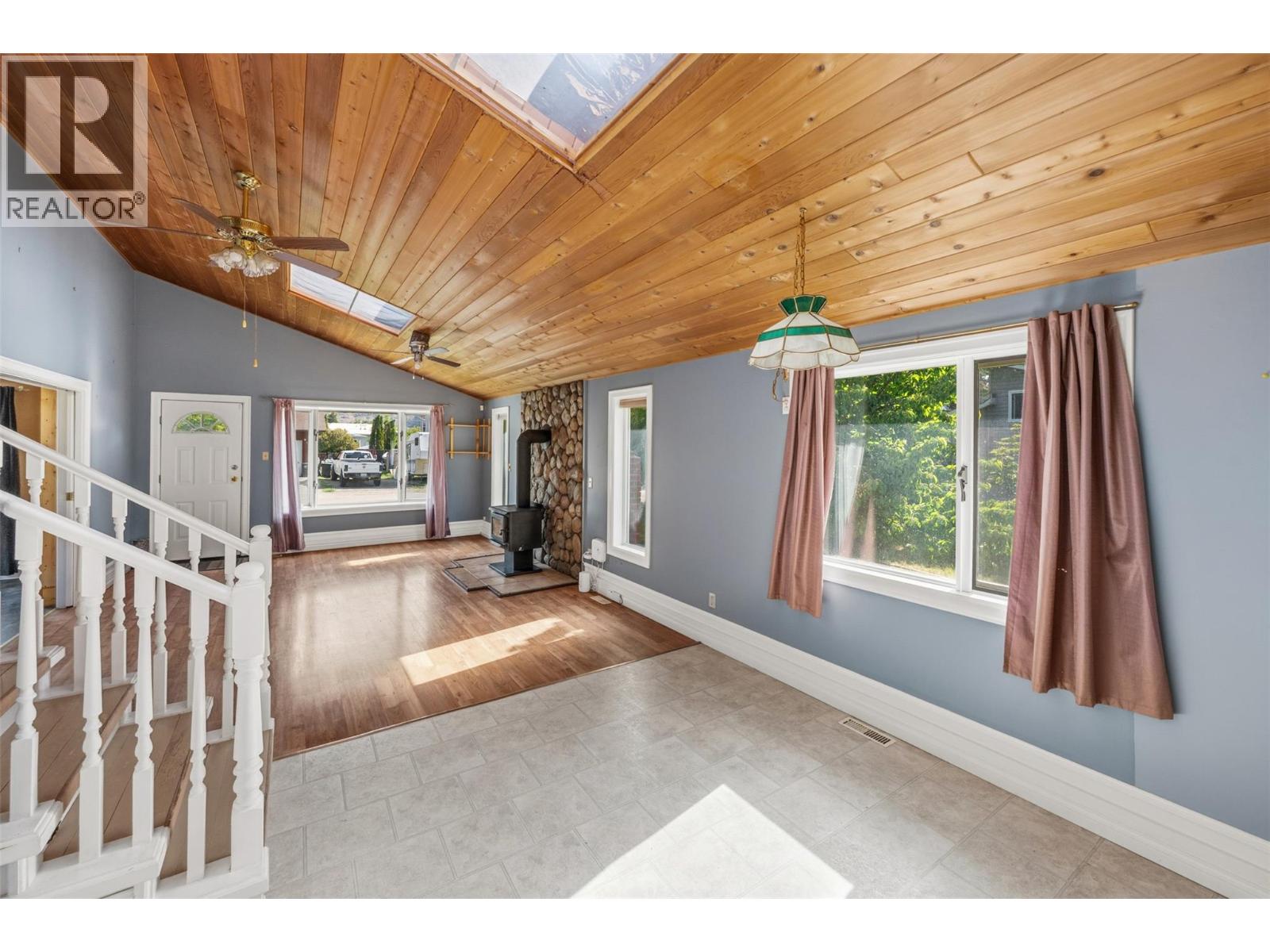  SYKES Crescent, Keremeos