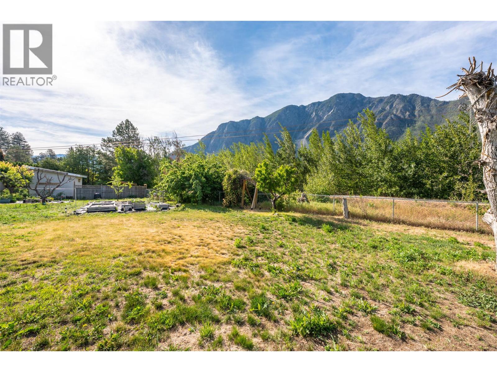  SYKES Crescent, Keremeos