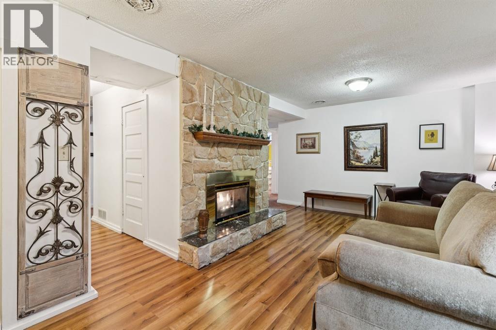 2048 26 Street SE - 15