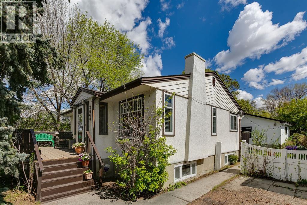 2048 26 Street SE - 25