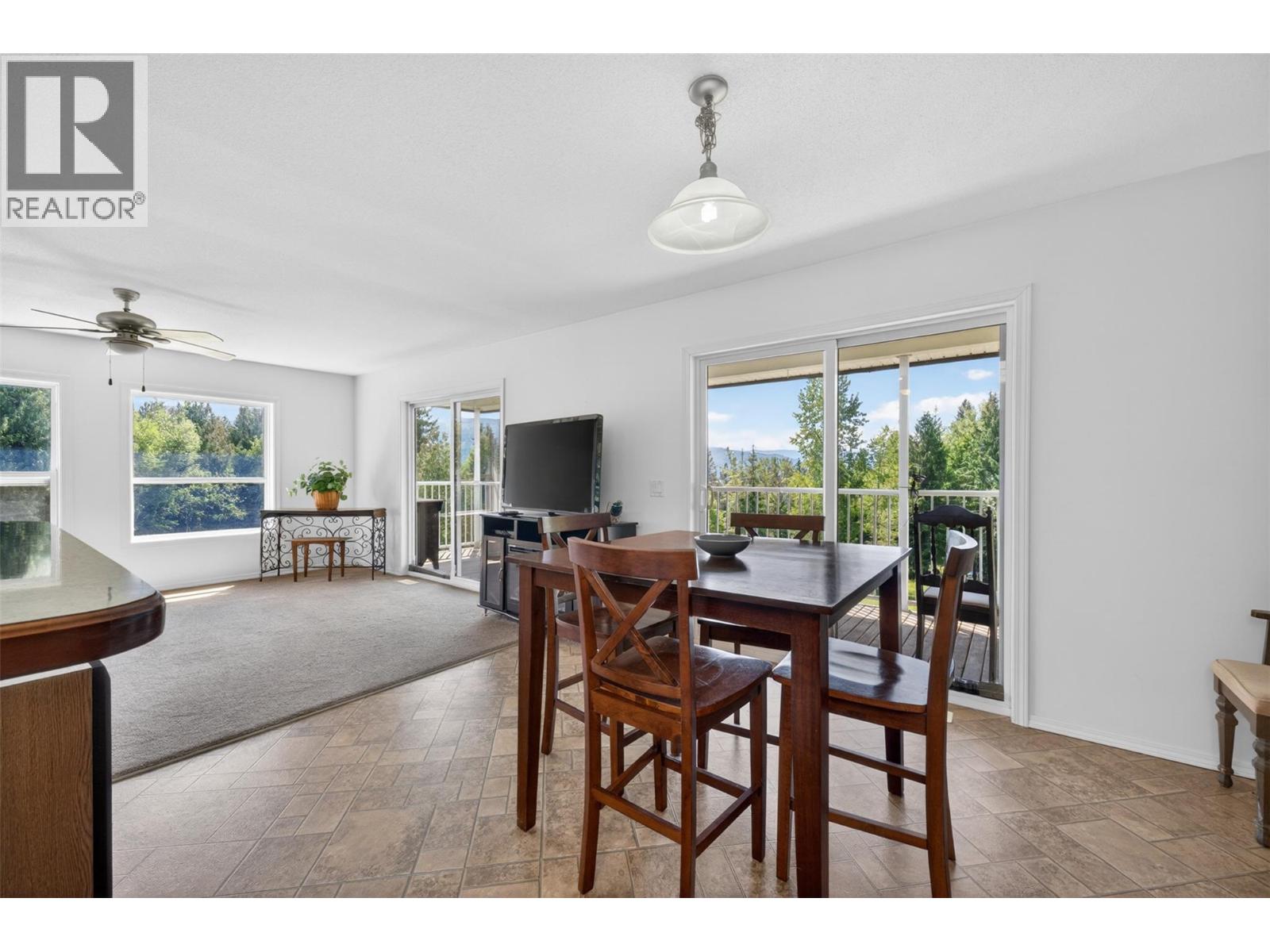 31 Violet Road - 13